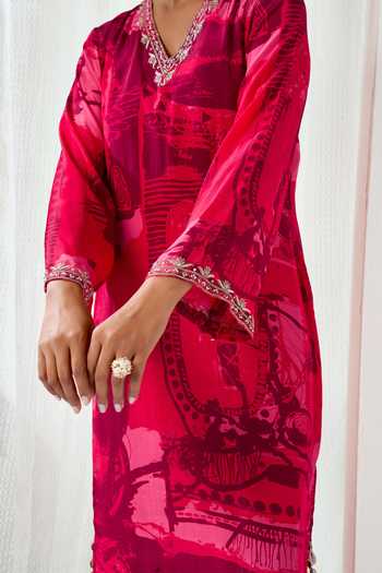 Arje India_Red Crepe V-neck Abstract Print Dress _Online_at_Aza_Fashions