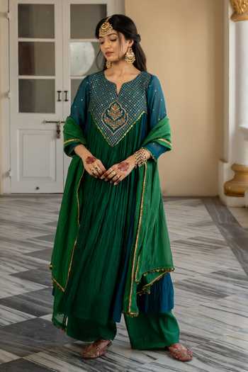 Buy_Nimbu Mirchi_Green Chanderi, Silk, Viscose Split V-neck Tahira Embroidered Kurta Set _at_Aza_Fashions