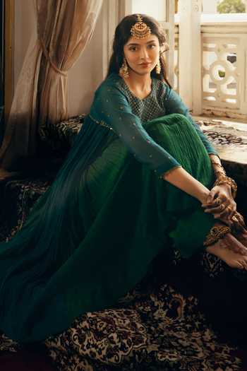Nimbu Mirchi_Green Chanderi, Silk, Viscose Split V-neck Tahira Embroidered Kurta Set _at_Aza_Fashions