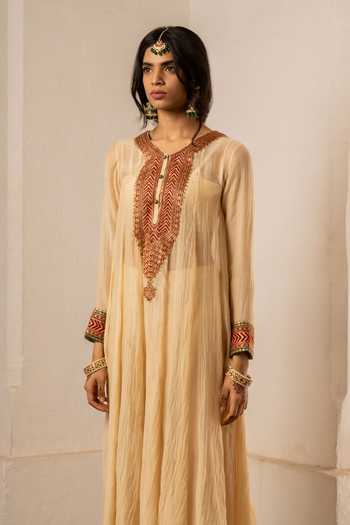 Nimbu Mirchi_Beige Chanderi, Silk, Viscose Round Neck, Zainab Embroidered Kurta And Pant Set _Online_at_Aza_Fashions