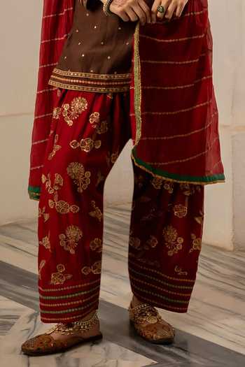Nimbu Mirchi_Brown Chanderi Round Neck Sanaa Embroidered Kurta Set _Online_at_Aza_Fashions