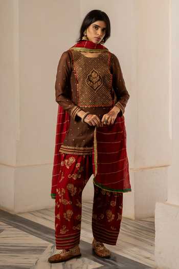 Buy_Nimbu Mirchi_Brown Chanderi Round Neck Sanaa Embroidered Kurta Set _at_Aza_Fashions