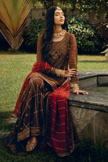 Buy_Nimbu Mirchi_Brown Chanderi Round Neck Sanaa Embroidered Kurta Set 