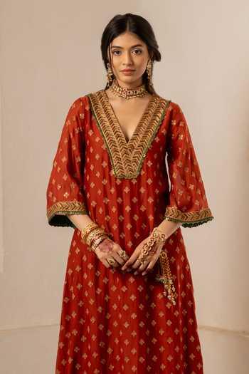 Buy_Nimbu Mirchi_Red Chanderi, Viscose, Silk V-neck Safina Embroidered Kurta Set _Online_at_Aza_Fashions