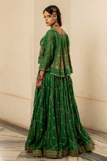 Shop_Nimbu Mirchi_Emerald Green Chanderi Sweetheart Neck Dua Embroidered Jacket Lehenga Set _at_Aza_Fashions