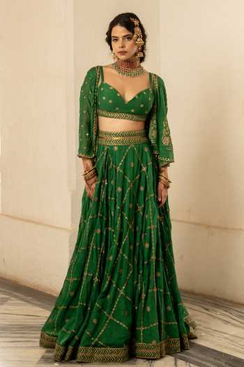 Buy_Nimbu Mirchi_Emerald Green Chanderi Sweetheart Neck Dua Embroidered Jacket Lehenga Set _at_Aza_Fashions