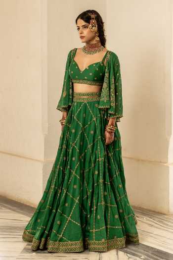 Buy_Nimbu Mirchi_Emerald Green Chanderi Sweetheart Neck Dua Embroidered Jacket Lehenga Set _Online_at_Aza_Fashions