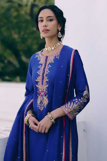 Buy_Pink City By Sarika_Blue Silk Round Neck Neel Mor Embroidered Kurta Set _Online_at_Aza_Fashions