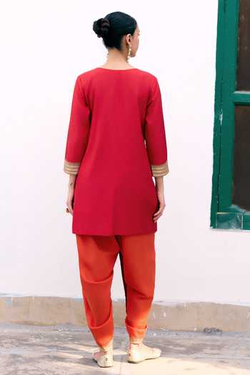 Shop_Pink City By Sarika_Red Silk Split V-neck, Yes Zari Embroidered Kurta Set _at_Aza_Fashions
