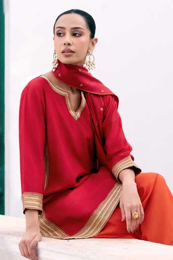 Pink City By Sarika_Red Silk Split V-neck, Yes Zari Embroidered Kurta Set _at_Aza_Fashions