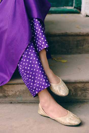 Pink City By Sarika_Purple Silk Round Neck Heritage Chic Embroidered Kaftan And Pant Set _Online_at_Aza_Fashions
