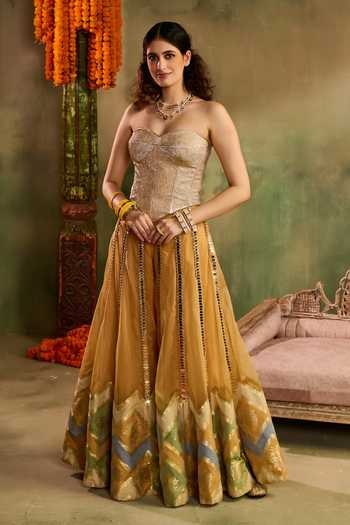 Reeti Arneja_Yellow Chanderi Sweetheart Neck Chamkeeli Haldi Sharara Set _Online_at_Aza_Fashions