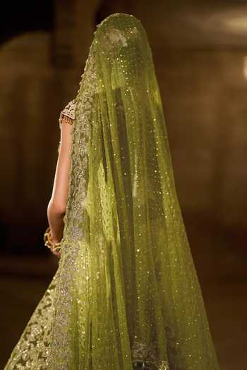 Buy_Seema Gujral_Green Silk, Tissue, Organza Sweetheart Neck Sequin Work Bridal Lehenga Set _Online_at_Aza_Fashions