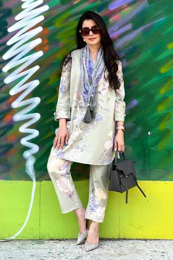 Rainas_Multi Color Cotton, Linen Tassels The Folly Sage Floral Print Kurta Set _at_Aza_Fashions