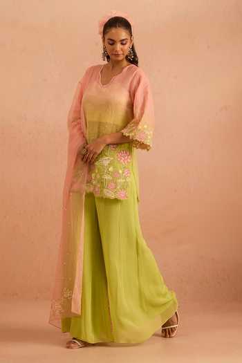 Buy_Tarini Vij_Pink Organza, Georgette, Satin V-neck, Square Lehernaz Embroidered Kurta Set _Online_at_Aza_Fashions