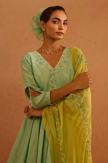 Tarini Vij_Green Chanderi, Crepe, Georgette V-neck Mehereen Asymmetric Kurta Set _Online_at_Aza_Fashions