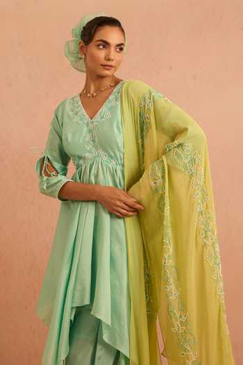 Buy_Tarini Vij_Green Chanderi, Crepe, Georgette V-neck Mehereen Asymmetric Kurta Set _Online_at_Aza_Fashions