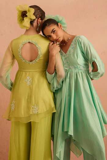 Tarini Vij_Green Chanderi, Crepe, Georgette V-neck Mehereen Asymmetric Kurta Set _at_Aza_Fashions