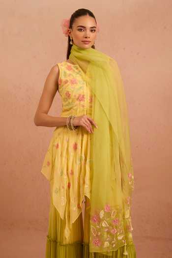Tarini Vij_Yellow Georgette, Organza Split V-neck, Yes Naazgul Embroidered Kurta Set _Online_at_Aza_Fashions