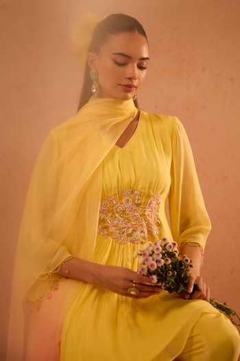 Buy_Tarini Vij_Yellow Georgette, Crepe, Organza V-neck, Yes Naazra Embroidered Kurta Set _Online_at_Aza_Fashions