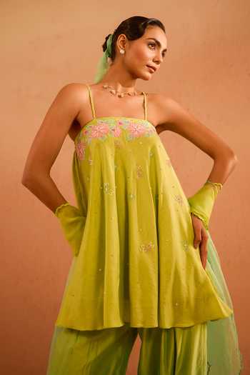 Tarini Vij_Green Chanderi, Organza Square Neck Nurani Ombre Kurta Set _Online_at_Aza_Fashions