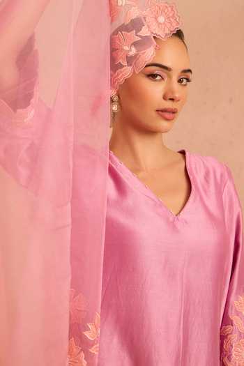 Tarini Vij_Purple Chanderi, Organza V-neck, Yes Ruh Floral Embroidered Kurta Set _at_Aza_Fashions