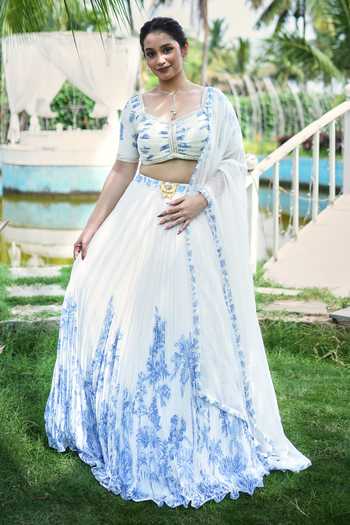 Buy_House Of Akshata_White Georgette Sweetheart Neck Azure Bloom Printed Lehenga Set _at_Aza_Fashions