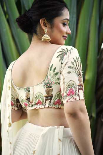 Shop_House Of Akshata_White Georgette Sweetheart Neck Ivory Botanical Pleated Lehenga Set _at_Aza_Fashions