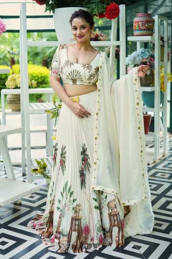 House Of Akshata_White Georgette Sweetheart Neck Ivory Botanical Pleated Lehenga Set _Online_at_Aza_Fashions