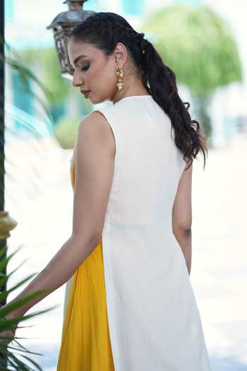 Shop_House Of Akshata_Ivory Organza V-, Round Sunlit Bloom Jacket Lehenga Set _at_Aza_Fashions