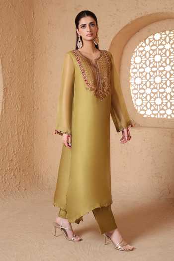 Label Niti Bothra_Olive Green Silk, Organza, Tencel V-neck, Yes Mehrang Kurta And Pant Set _Online_at_Aza_Fashions