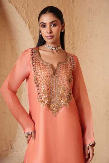 Buy_Label Niti Bothra_Peach Silk, Organza, Tencel Split V-neck Mehrang Kurta Set _Online_at_Aza_Fashions