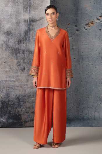 Buy_Label Niti Bothra_Orange Silk, Chanderi, Tencel, Organza V-neck Mehrang V Short Kurta Set _Online_at_Aza_Fashions