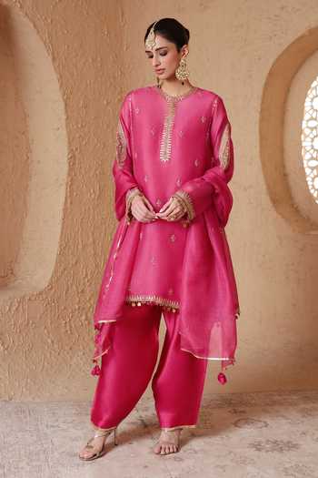 Shop_Label Niti Bothra_Pink Silk, Organza, Tencel Round Neck Mehrang Short Pheran Kurta Set _at_Aza_Fashions