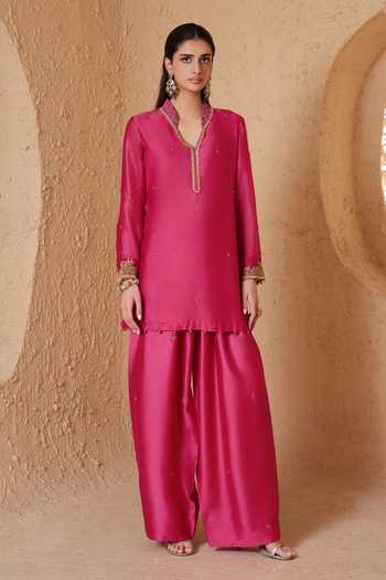 Shop_Label Niti Bothra_Pink Silk, Organza, Chanderi, Tencel V-neck, Yes Mehrang Short Kurta Set _at_Aza_Fashions