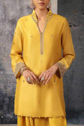 Buy_Label Niti Bothra_Yellow Silk, Chanderi, Tencel, Organza Split V-neck, Mehrang Short Kurta Set _Online_at_Aza_Fashions