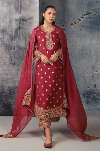 Buy_Label Niti Bothra_Maroon Silk, Chanderi, Kota Doria Round Neck, Yes Mehrang Kurta Set _at_Aza_Fashions