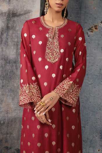 Shop_Label Niti Bothra_Maroon Silk, Chanderi, Kota Doria Round Neck, Yes Mehrang Kurta Set _Online_at_Aza_Fashions