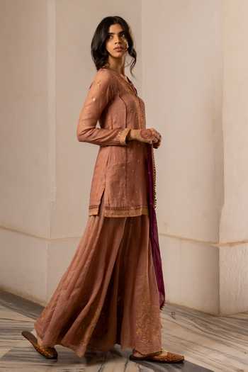 Buy_Nimbu Mirchi_Peach Chanderi Zari Round Neck Embroidered Kurta Palazzo Set 