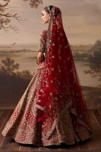 ANGAD SINGH_Red Silk Sweetheart Neck Chenab Embroidered Bridal Lehenga Set _Online_at_Aza_Fashions