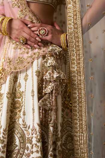 Buy_ANGAD SINGH_Ivory Silk V-neck Noor Embroidered Bridal Lehenga Set _Online_at_Aza_Fashions