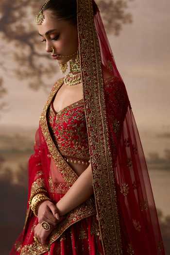 ANGAD SINGH_Red Silk Sweetheart Neck Jyot Raw Bridal Lehenga Set _at_Aza_Fashions