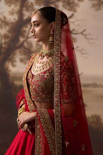ANGAD SINGH_Red Silk Sweetheart Neck Mehr Raw Bridal Lehenga Set _Online_at_Aza_Fashions