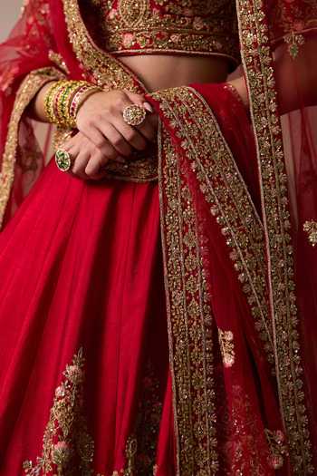 Shop_ANGAD SINGH_Red Silk Sweetheart Neck Mehr Raw Bridal Lehenga Set _Online_at_Aza_Fashions