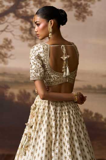 Shop_ANGAD SINGH_Ivory Silk V-neck Chandni Raw Bridal Lehenga Blouse Set _Online_at_Aza_Fashions