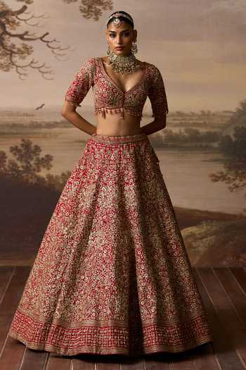 Buy_ANGAD SINGH_Red Silk Sweetheart Neck Sindoori Raw Bridal Lehenga Set _Online_at_Aza_Fashions