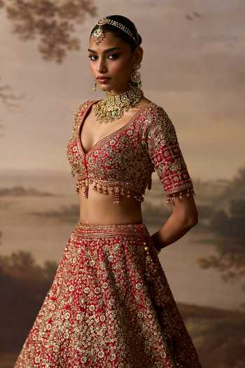 ANGAD SINGH_Red Silk Sweetheart Neck Sindoori Raw Bridal Lehenga Set _at_Aza_Fashions