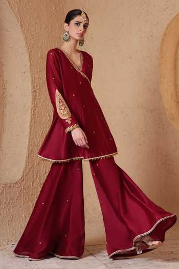 Shop_Label Niti Bothra_Maroon Silk, Chanderi, Organza V-neck, Yes Mehrang Angarkha Sharara Set _Online_at_Aza_Fashions