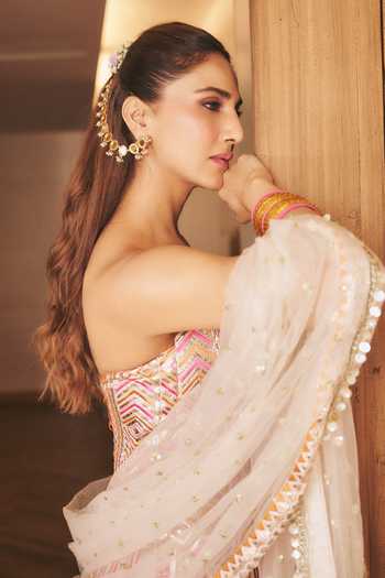 Buy_Gopi Vaid_Beige Georgette, Net Sweetheart Ameesha Embroidered Blouse Flared Lehenga Set 