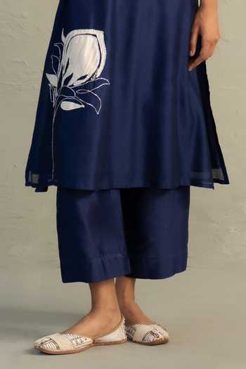 Charkhee_Blue Chanderi, Organza Split V-neck, Yes Floral Patchwork Embroidered Kurta Set _Online_at_Aza_Fashions